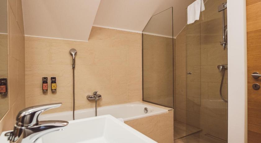 Image of Junior Suite 6