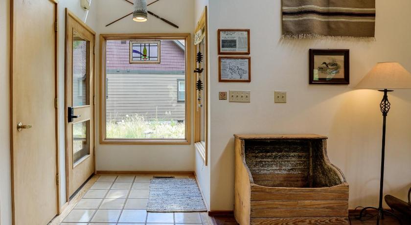 Golden Eagle Lane 17 | Discover Sunriver photo