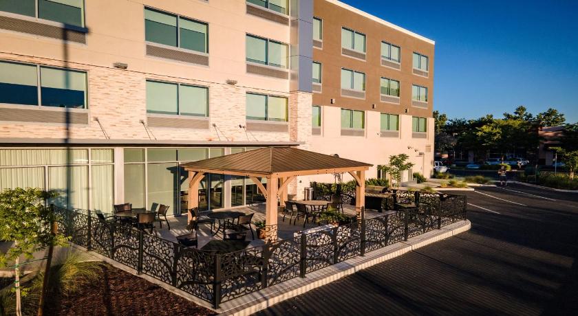 Holiday Inn Express And Suites Chico