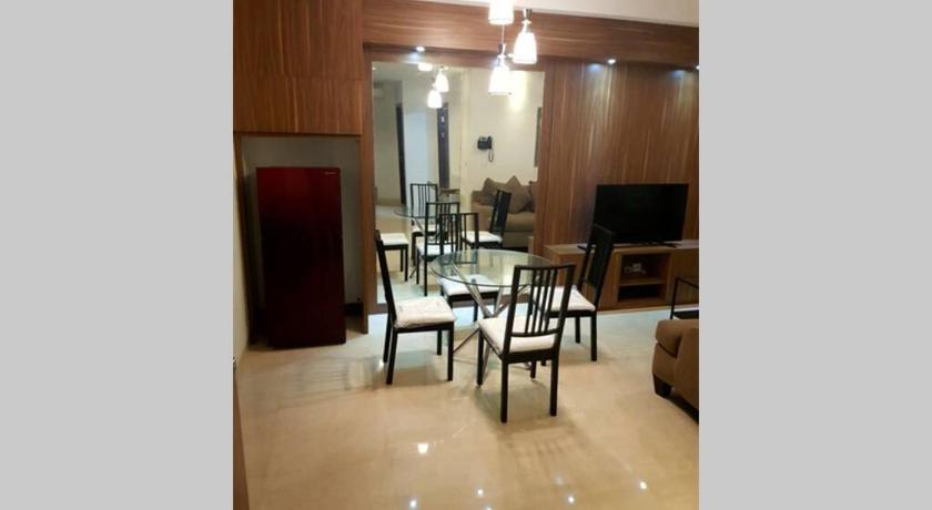 Luxury and Comfort 2 BR Apartment Lavenue Pancoran by Sang Living photo