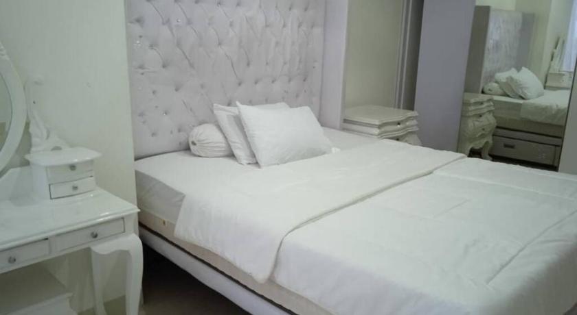Luxury and Comfort 2 BR Apartment Lavenue Pancoran by Sang Living photo