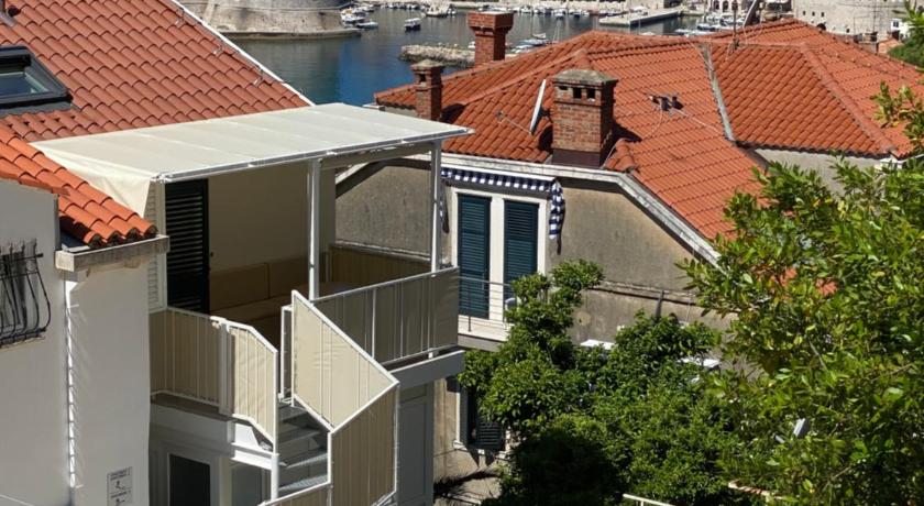 Image of Apartment with Balcony and Sea View 7