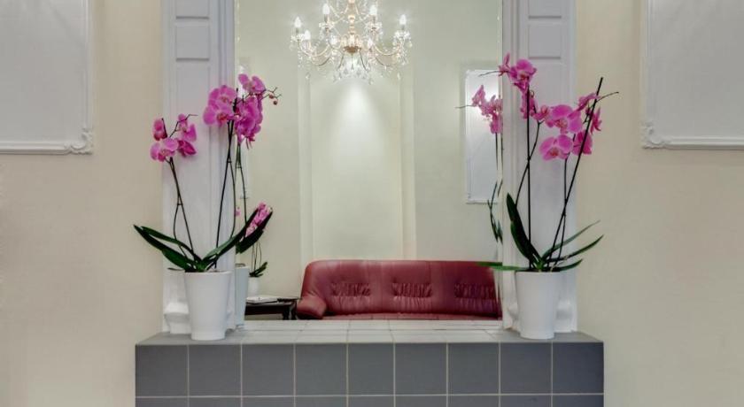 Atrium Hotel photo