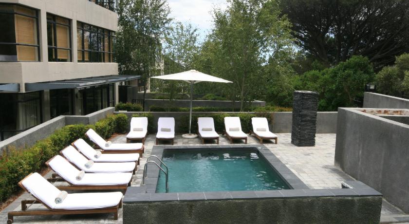 The Glen Apartments photo