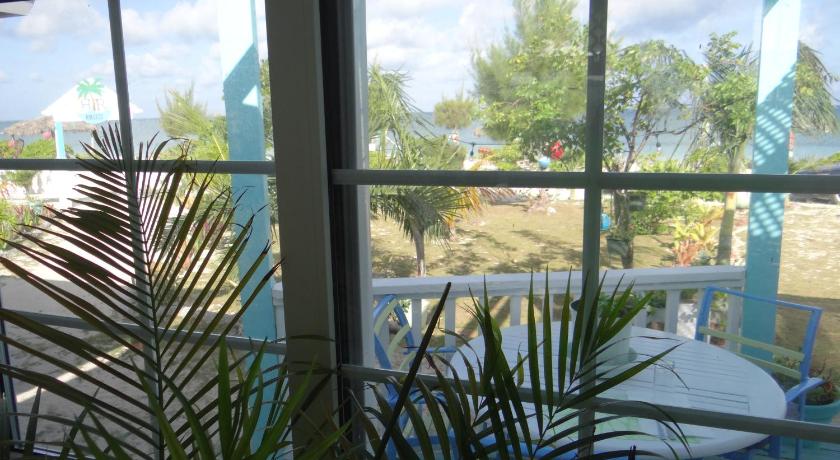 Rollezz Villas Beach Resort photo