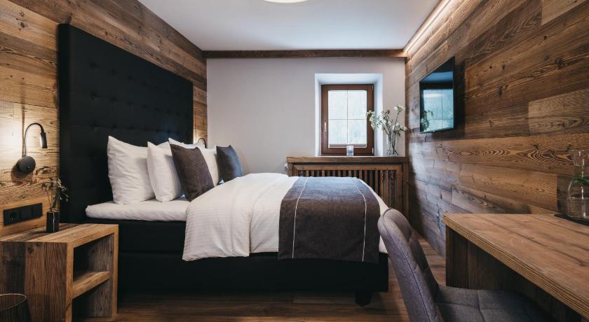 Image of One-Bedroom Family Suite 1
