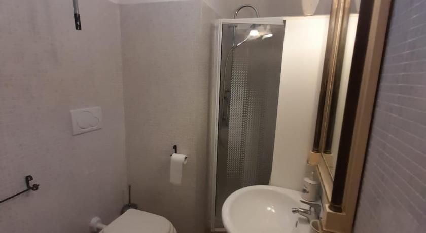 Image of Triple Room 2