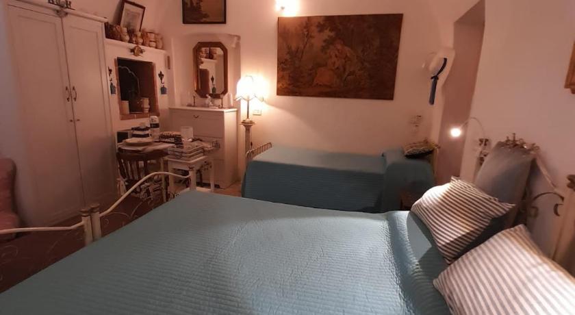 Image of Triple Room 12