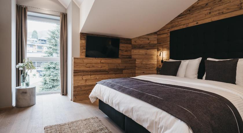 Image of Five-Bedroom Penthouse Suite with private Sauna 4