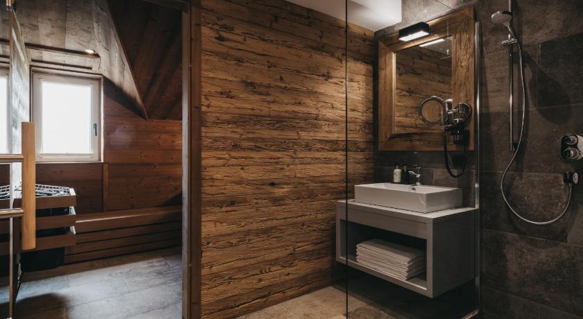 Image of Five-Bedroom Penthouse Suite with private Sauna 8