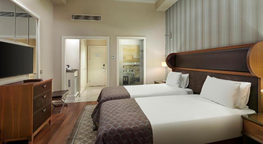 Titanic Business Kartal photo
