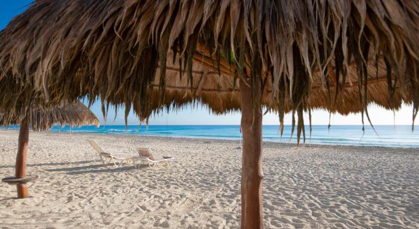 Beachfront Penthouses by LivIN Cancun photo