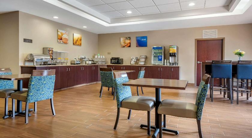 Comfort Inn & Suites Farmington - Victor