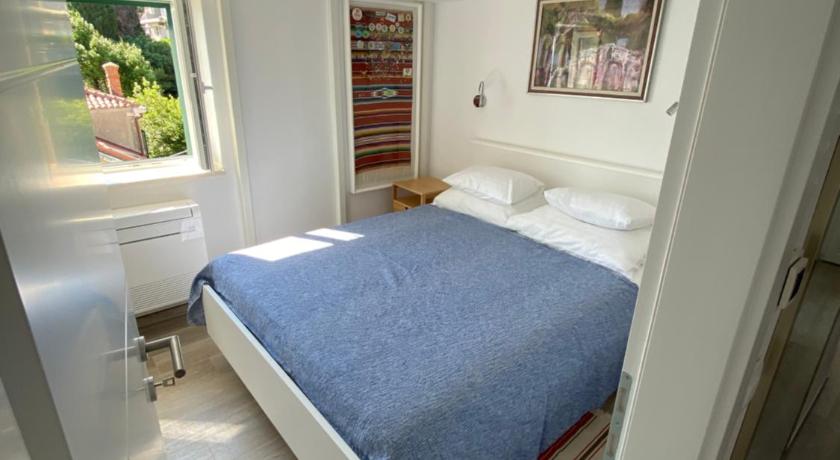 Image of Apartment with Balcony and Sea View 11