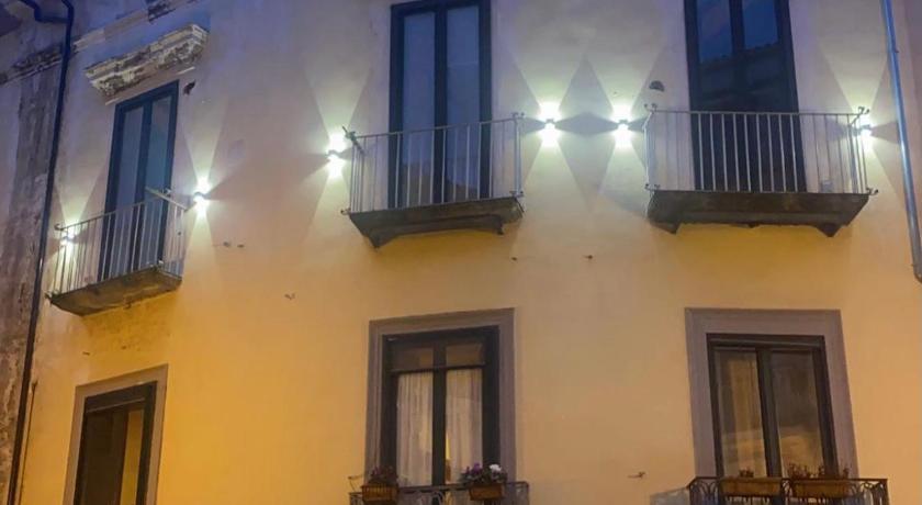 ヴィエトリ・スル・マーレ B&B Vietri Centro 2 3つ星 ホテル ロビー