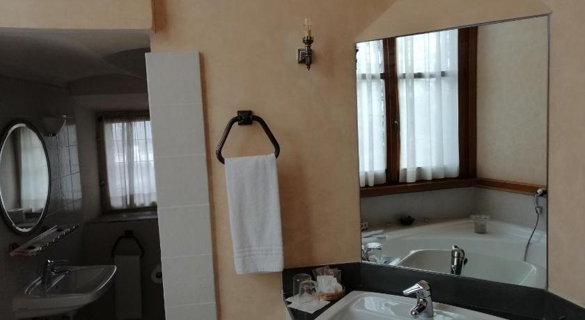 Castello Di Compiano Hotel Relais Museum photo