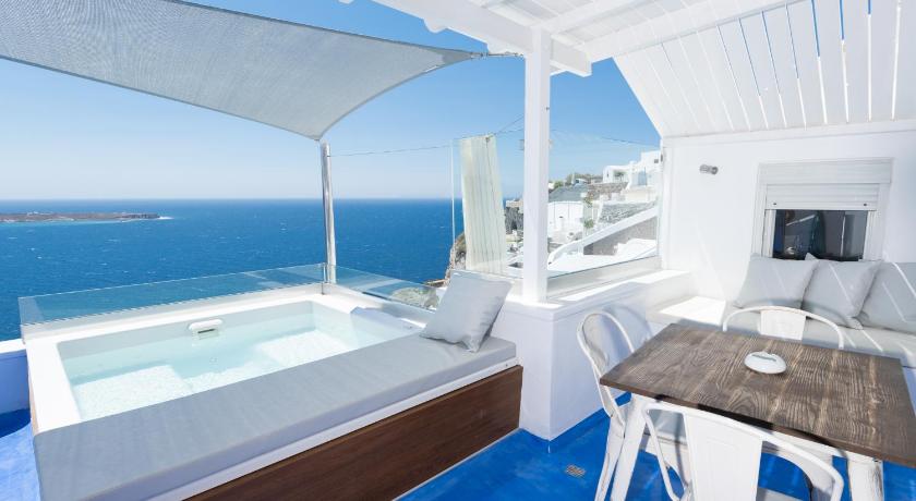 Hyperion Oia Suites