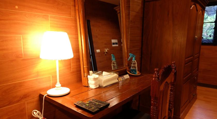 Image of Grand View Cozy King Bed 8
