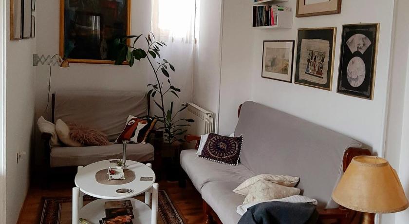 Lovely bright Apartment with Backyard-renovated! — Hotel in Sremska Kamenica
