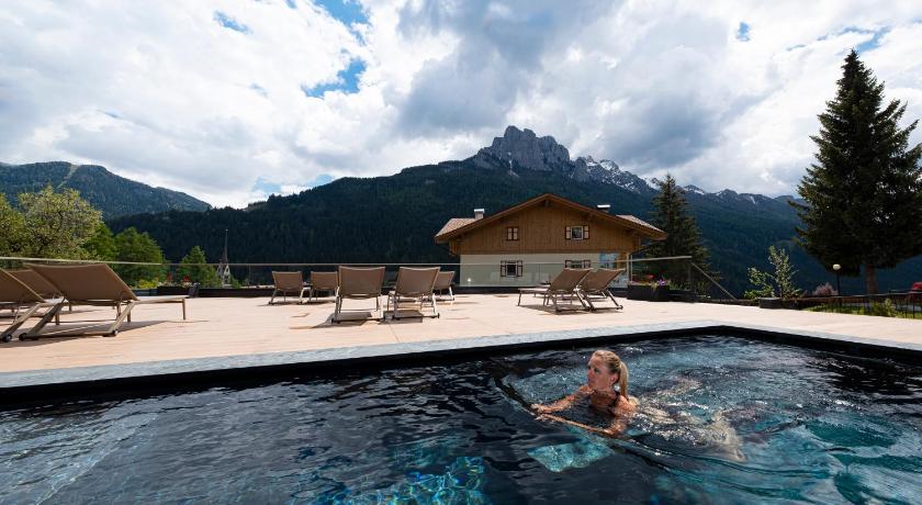 Ciampedie Luxury Alpine Spa Hotel photo