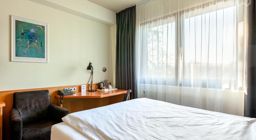 DOBLERGREEN Hotel Stuttgart-Gerlingen photo