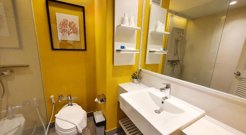 Image of Deluxe Room 2 Single Beds, Garden View 4