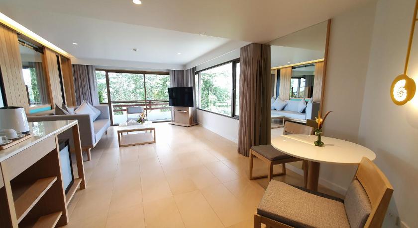 라용 노보텔 라용 림 패 리조트 (Novotel Rayong Rim Pae Resort) 4성급 호텔 스위트룸