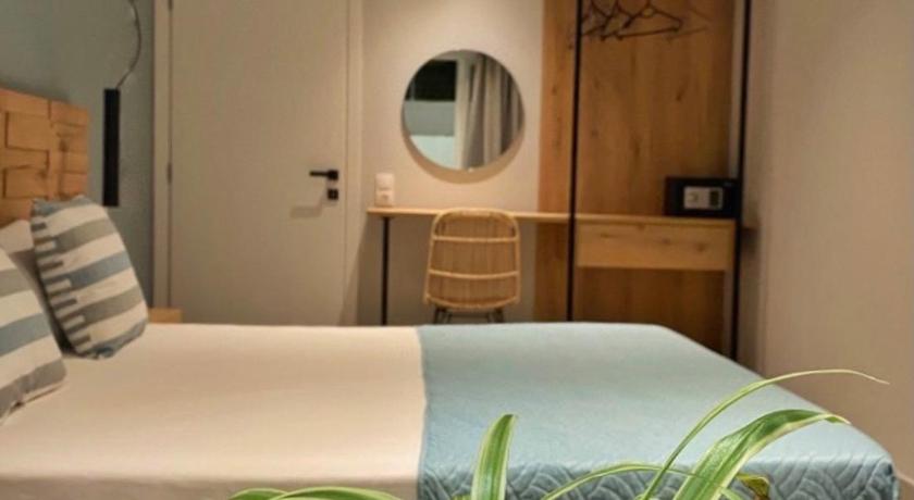 Image of Deluxe Triple Room 5