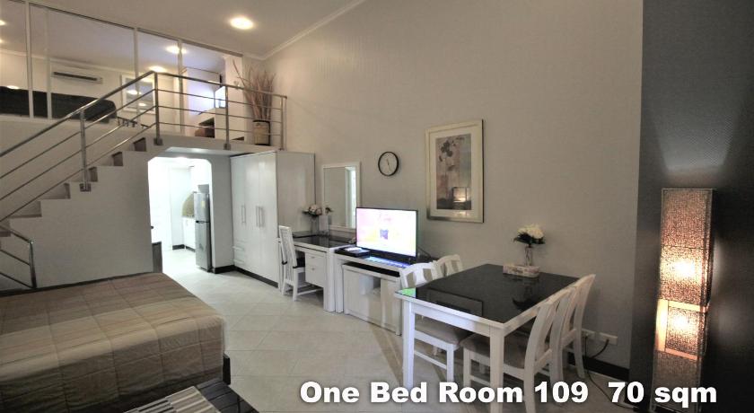 Image of Deluxe One-Bedroom Apartment with Pool View - 109 13