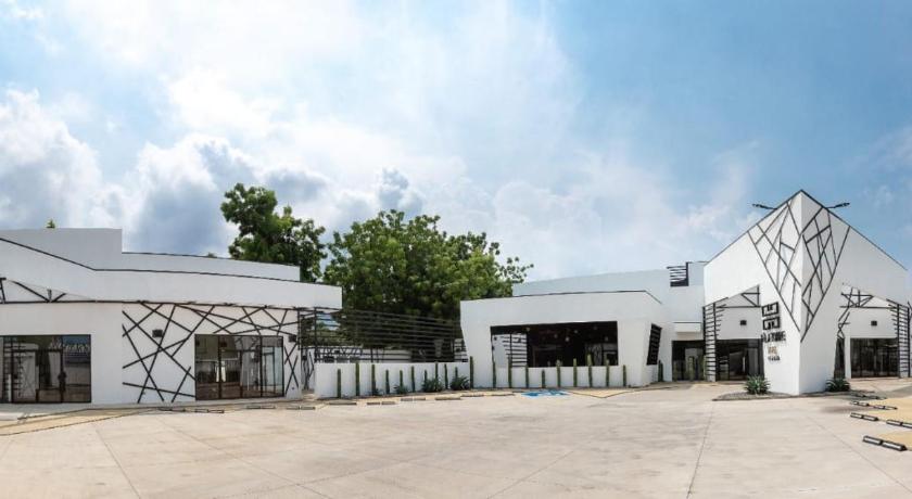 D' LA TORRE HOTEL photo