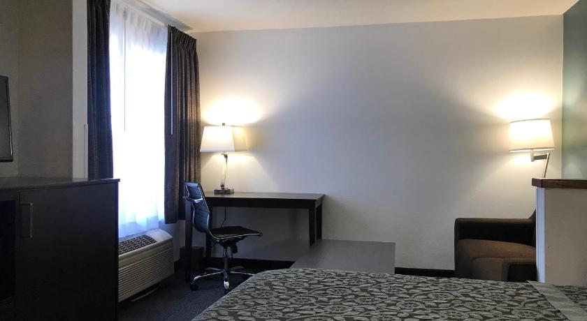 Days Inn & Suites by Wyndham Gresham photo