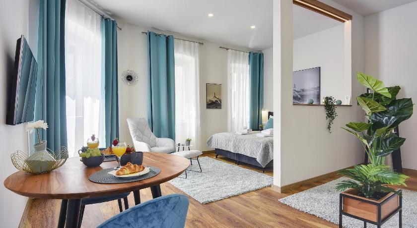 D&A Central Luxury Apartments with FREE Parking
