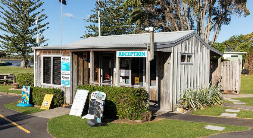 Athenree Hot Springs & Holiday Park photo