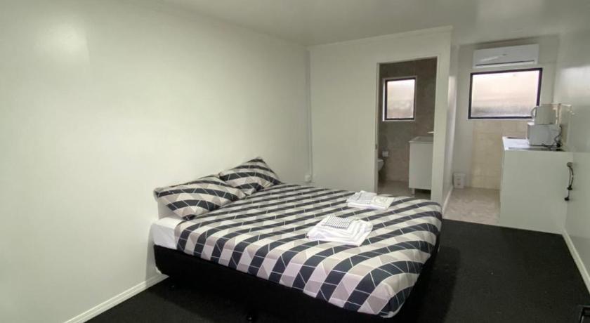 Sunshine Motel photo