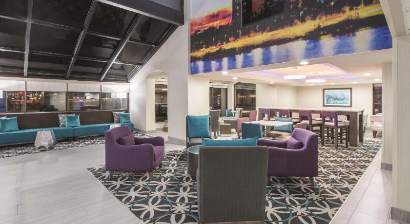 La Quinta Inn & Suites by Wyndham Festus - St. Louis South