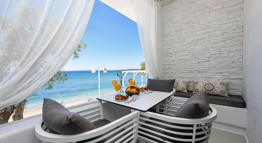 Blue Waves Suites & Apartments - To Kyma photo