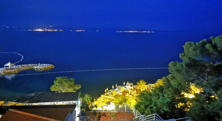 Hotel Elu Iris photo