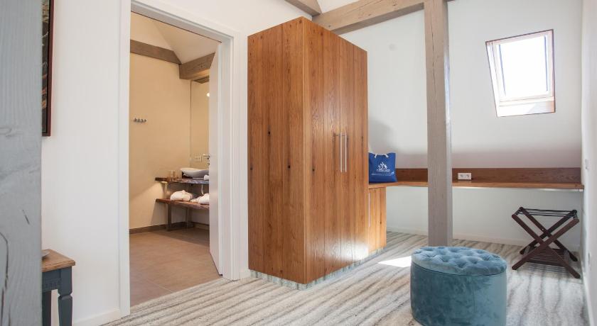 Image of Junior Suite Plus 8