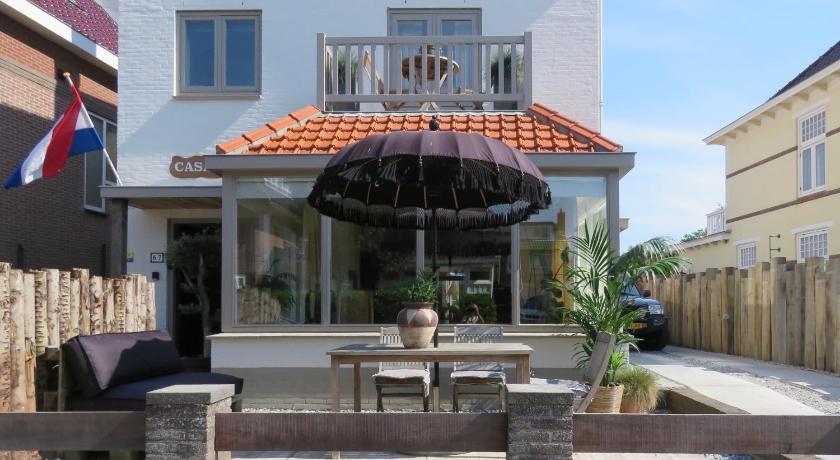 Casa duna close to the beach, city centre, dunes and parking area