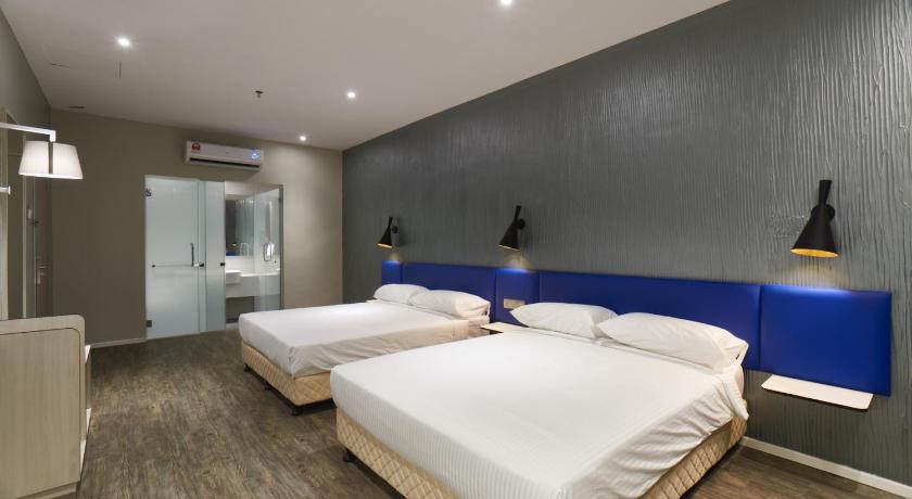 Image of Family Room with 2 Double Beds 1