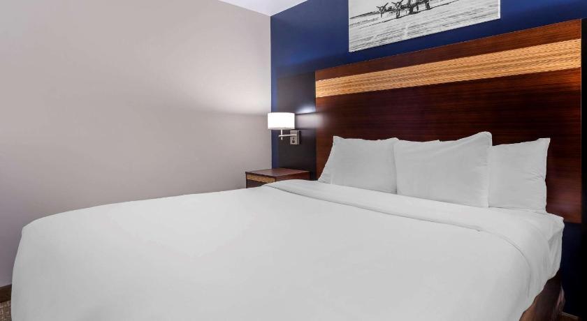 Avion Inn Near LGA Airport, Ascend Hotel Collection