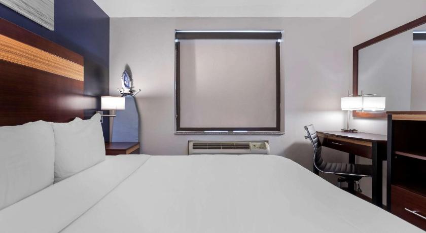 Avion Inn Near LGA Airport, Ascend Hotel Collection