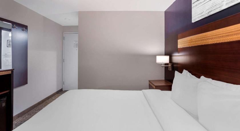 Avion Inn Near LGA Airport, Ascend Hotel Collection