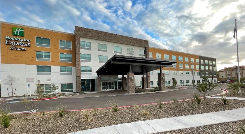 Holiday Inn Express And Suites Phoenix - Airport North