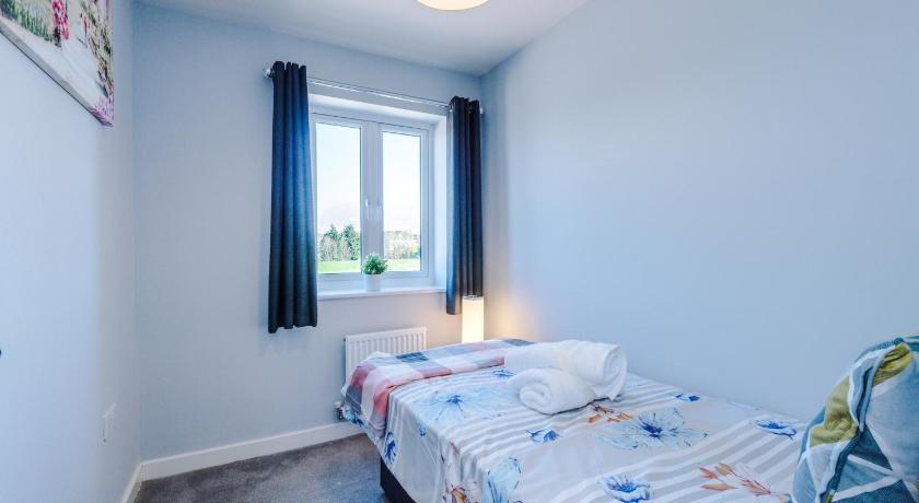 Vidale Court, 3 Bedroom House with River Irwell view, sleeps 6 photo