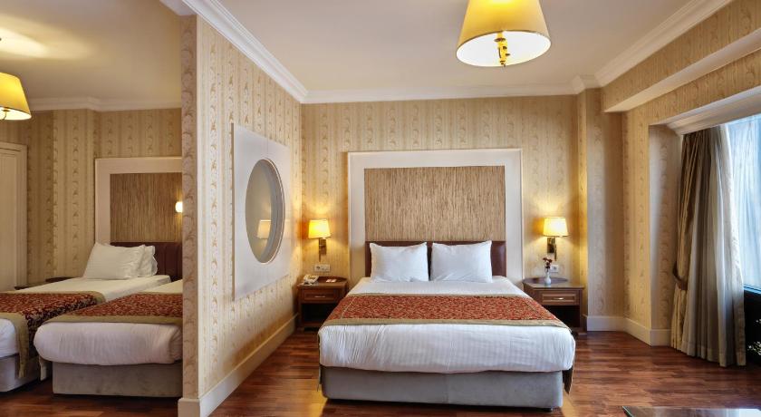 Image of Deluxe Family Room 1