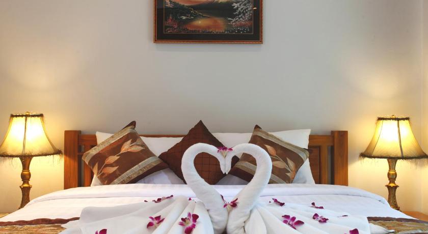 Image of Three-Bedroom Thai Style Luxury Villa with Private Pool 13