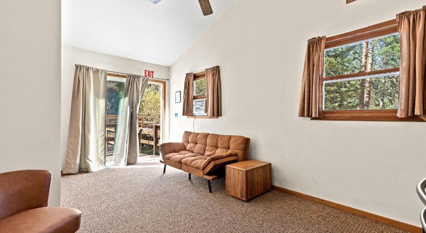 Harney Camp Cabins photo