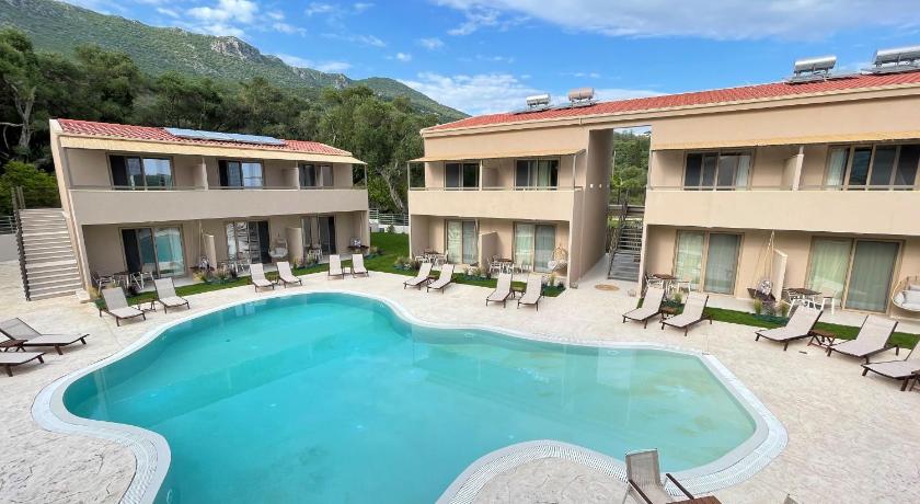 Scarabeo Suites & Villas Parga