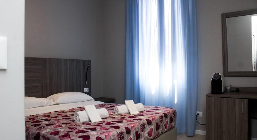 Image of Triple Room 6